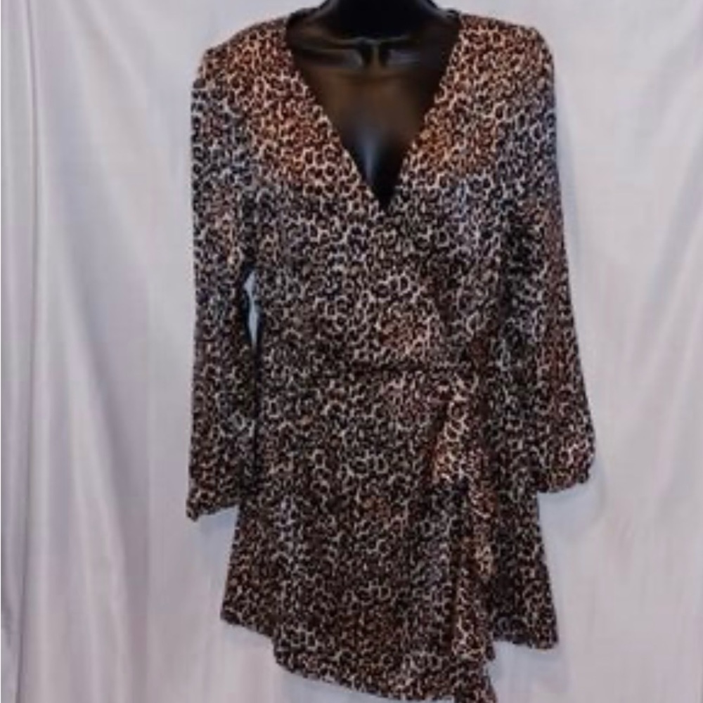 Skies Are Blue Leopard Print wrap Dress size large